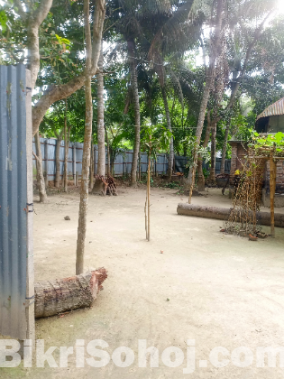লাহুড়িয়া বাজার-স্কুল সংলগ্ন বাড়িসহ ৩০ শতাংশ জমি বিক্রয়